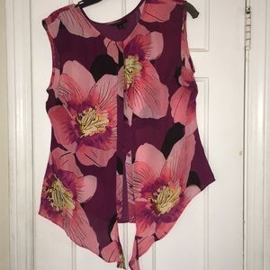 Floral sleeveless top!